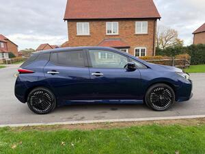 Nissan Leaf 39kWh N-Connecta AUTO 5dr