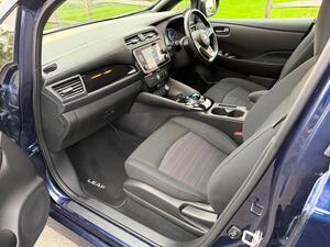 Nissan Leaf 39kWh N-Connecta AUTO 5dr