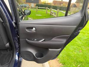 Nissan Leaf 39kWh N-Connecta AUTO 5dr