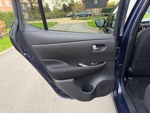 Nissan Leaf 39kWh N-Connecta AUTO 5dr