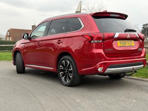 Mitsubishi Outlander 2.0H 12kWh 5HS CVT 4WD EURO 6 (s/s) 5dr