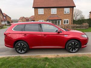 Mitsubishi Outlander 2.0H 12kWh 5HS CVT 4WD EURO 6 (s/s) 5dr