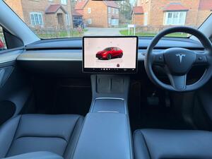 Tesla Model Y (Dual Motor) LONG Range AUTO 4WDE 5dr
