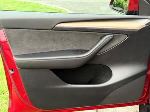 Tesla Model Y (Dual Motor) LONG Range AUTO 4WDE 5dr