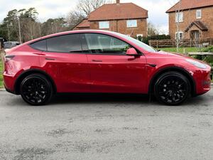 Tesla Model Y (Dual Motor) LONG Range AUTO 4WDE 5dr