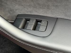 Tesla Model Y (Dual Motor) LONG Range AUTO 4WDE 5dr