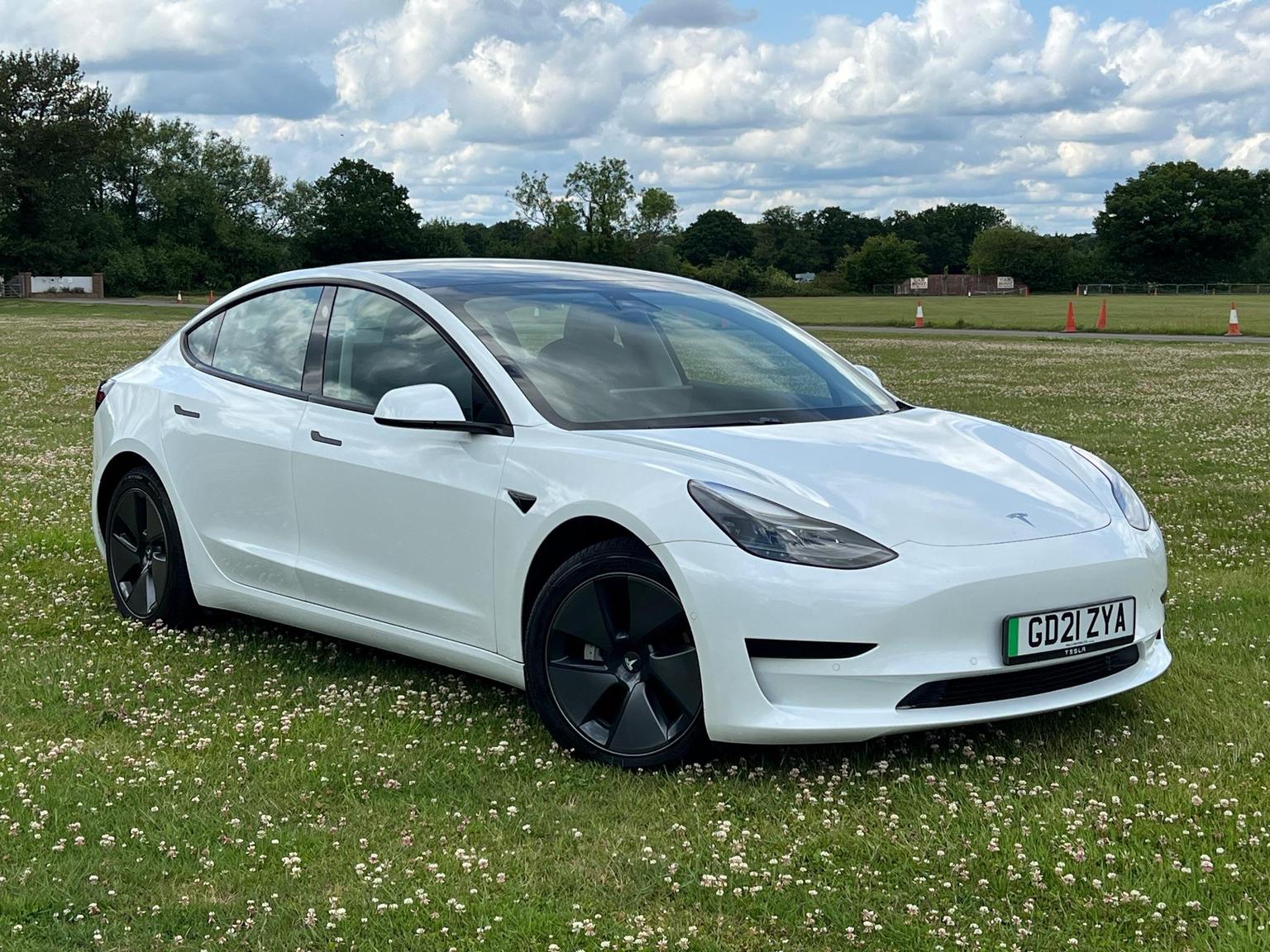 Tesla Model 3 Standard Range Plus Auto RWD 4dr