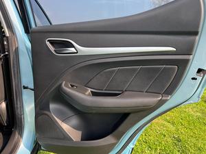 MG MG ZS 44.5kWh Exclusive Auto 5dr