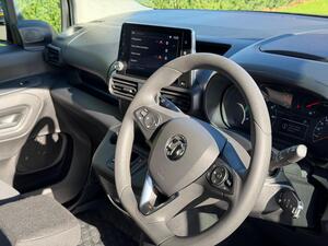 Vauxhall Combo Electric 2300 50kWh Sportive Panel VAN 6dr Electric AUTO L2 H1 (7.4kW Charger) (136 PS)