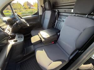 Vauxhall Combo Electric 2300 50kWh Sportive Panel VAN 6dr Electric AUTO L2 H1 (7.4kW Charger) (136 PS)