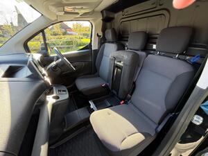 Vauxhall Combo Electric 2300 50kWh Sportive Panel VAN 6dr Electric AUTO L2 H1 (7.4kW Charger) (136 PS)