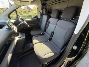 Vauxhall Combo Electric 2300 50kWh Sportive Panel VAN 6dr Electric AUTO L2 H1 (7.4kW Charger) (136 PS)