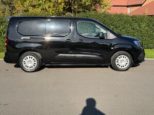 Vauxhall Combo Electric 2300 50kWh Sportive Panel VAN 6dr Electric AUTO L2 H1 (7.4kW Charger) (136 PS)