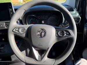 Vauxhall Combo Electric 2300 50kWh Sportive Panel VAN 6dr Electric AUTO L2 H1 (7.4kW Charger) (136 PS)