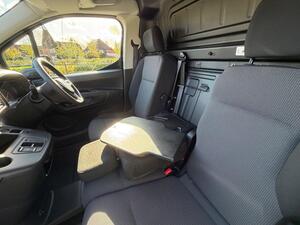 Vauxhall Combo Electric 2300 50kWh Sportive Panel VAN 6dr Electric AUTO L2 H1 (7.4kW Charger) (136 PS)