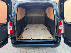 Vauxhall Combo Electric 2300 50kWh Sportive Panel VAN 6dr Electric AUTO L2 H1 (7.4kW Charger) (136 PS)