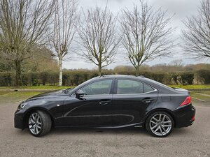 Lexus IS 2.5 300h F Sport 4dr