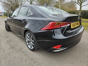 Lexus IS 2.5 300h F Sport 4dr