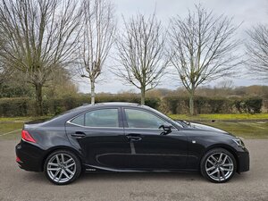 Lexus IS 2.5 300h F Sport 4dr