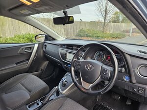 Toyota Auris 1.8 Vvt-i Icon Plus 5dr