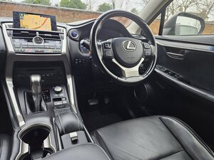 Lexus NX 2.5 300h Premier 5dr