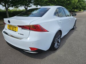 Lexus IS 2.5 Is 300h F Sport Cvt 4dr