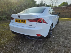 Lexus IS 2.5 Is 300h F Sport Cvt 4dr