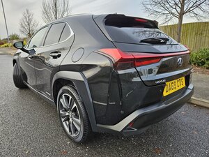 Lexus UX 2.0 250h 5dr