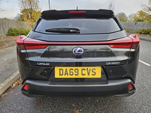 Lexus UX 2.0 250h 5dr