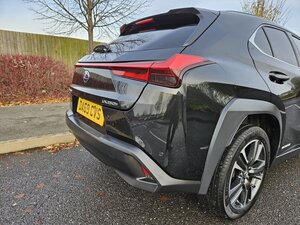 Lexus UX 2.0 250h 5dr