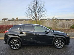 Lexus UX 2.0 250h 5dr