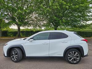 Lexus UX 2.0 250H F Sport E-CVT EURO 6 (s/s) 5dr