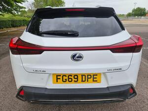 Lexus UX 2.0 250H F Sport E-CVT EURO 6 (s/s) 5dr