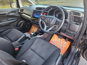 Honda Fit HYBRID AUTOMATIC- SE NAVIGATION