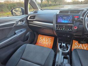 Honda Fit HYBRID AUTOMATIC- SE NAVIGATION