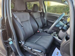 Honda Fit HYBRID AUTOMATIC- SE NAVIGATION