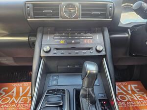 Lexus IS 2.5 300H Premier Saloon 4dr Petrol Hybrid E-CVT EURO 6 (s/s) (223 PS)