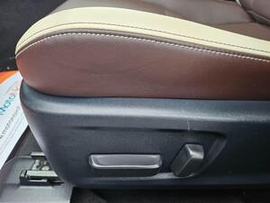 Lexus IS 2.5 300H Premier Saloon 4dr Petrol Hybrid E-CVT EURO 6 (s/s) (223 PS)
