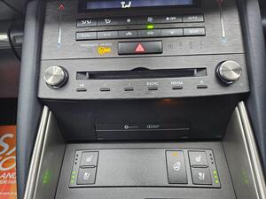 Lexus IS 2.5 300H Premier Saloon 4dr Petrol Hybrid E-CVT EURO 6 (s/s) (223 PS)