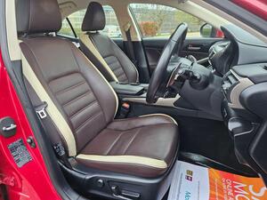 Lexus IS 2.5 300H Premier Saloon 4dr Petrol Hybrid E-CVT EURO 6 (s/s) (223 PS)