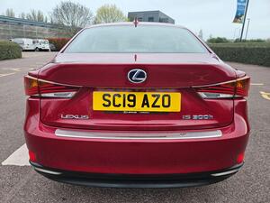 Lexus IS 2.5 300H Premier Saloon 4dr Petrol Hybrid E-CVT EURO 6 (s/s) (223 PS)