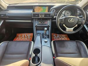 Lexus IS 2.5 300H Premier Saloon 4dr Petrol Hybrid E-CVT EURO 6 (s/s) (223 PS)