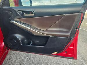 Lexus IS 2.5 300H Premier Saloon 4dr Petrol Hybrid E-CVT EURO 6 (s/s) (223 PS)