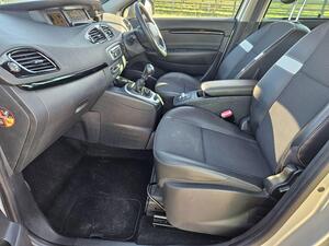 Renault Grand Scenic 1.5 DCI Dynamique NAV EURO 6 (s/s) 5dr