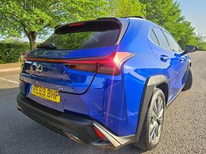 Lexus UX 2.0 250H F Sport E-CVT EURO 6 (s/s) 5dr