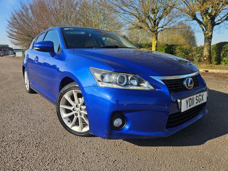 2011 IS A 2011 MODEL THAT BOASTS A 1.8L PETROL HYBRID ENGINE, PROVIDING A... photo