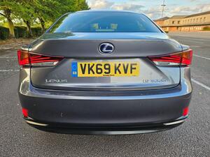 Lexus IS 2.5 300h F Sport E-CVT Euro 6 (s/s) 4dr