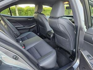 Lexus IS 2.5 300h F Sport E-CVT Euro 6 (s/s) 4dr