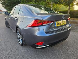 Lexus IS 2.5 300h F Sport E-CVT Euro 6 (s/s) 4dr
