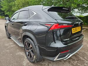 Lexus NX 2.5 300H Sport E-CVT 4WD EURO 6 (s/s) 5dr